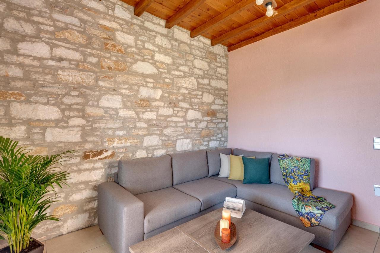 Takis Guesthouse- Laoura-Hermoupolis エクステリア 写真