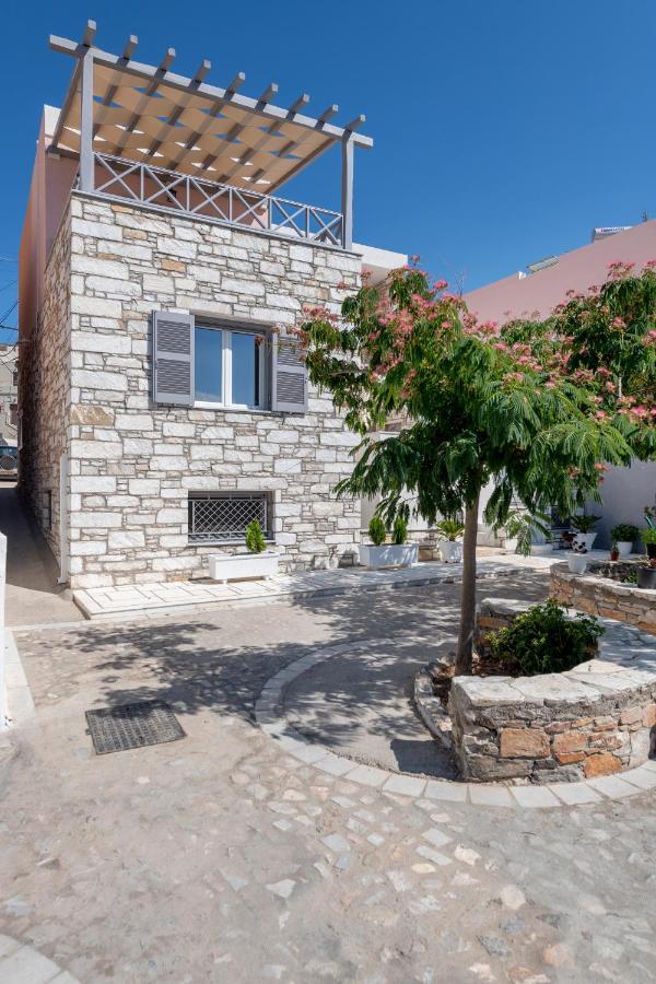 Takis Guesthouse- Laoura-Hermoupolis エクステリア 写真